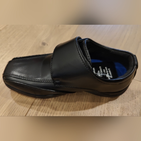 Brand new Max&Jake boys dress shoes - Picture 4 of 6